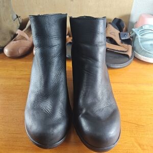 Sorel Women Joan of Arctic Wedge Zip up Waterproof Leather Ankle Boots Black 10